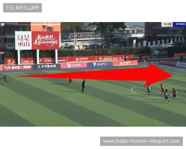 河南队古斯塔沃任意球直接攻门,弧线直挂死角 河南队古斯塔沃任意球直接攻门,弧线直挂死角