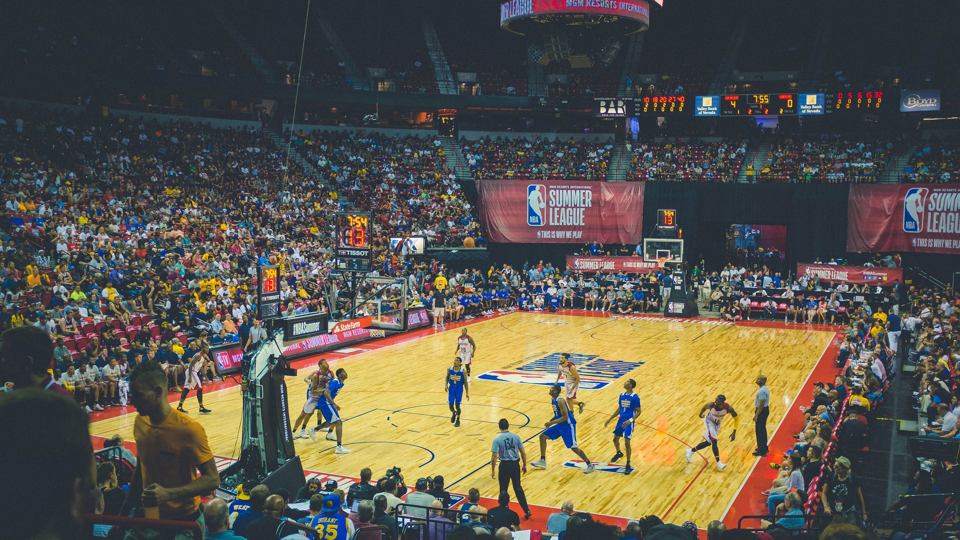 北京鸭教练团队关注细节制定个性化训练计划，北京鸭班
