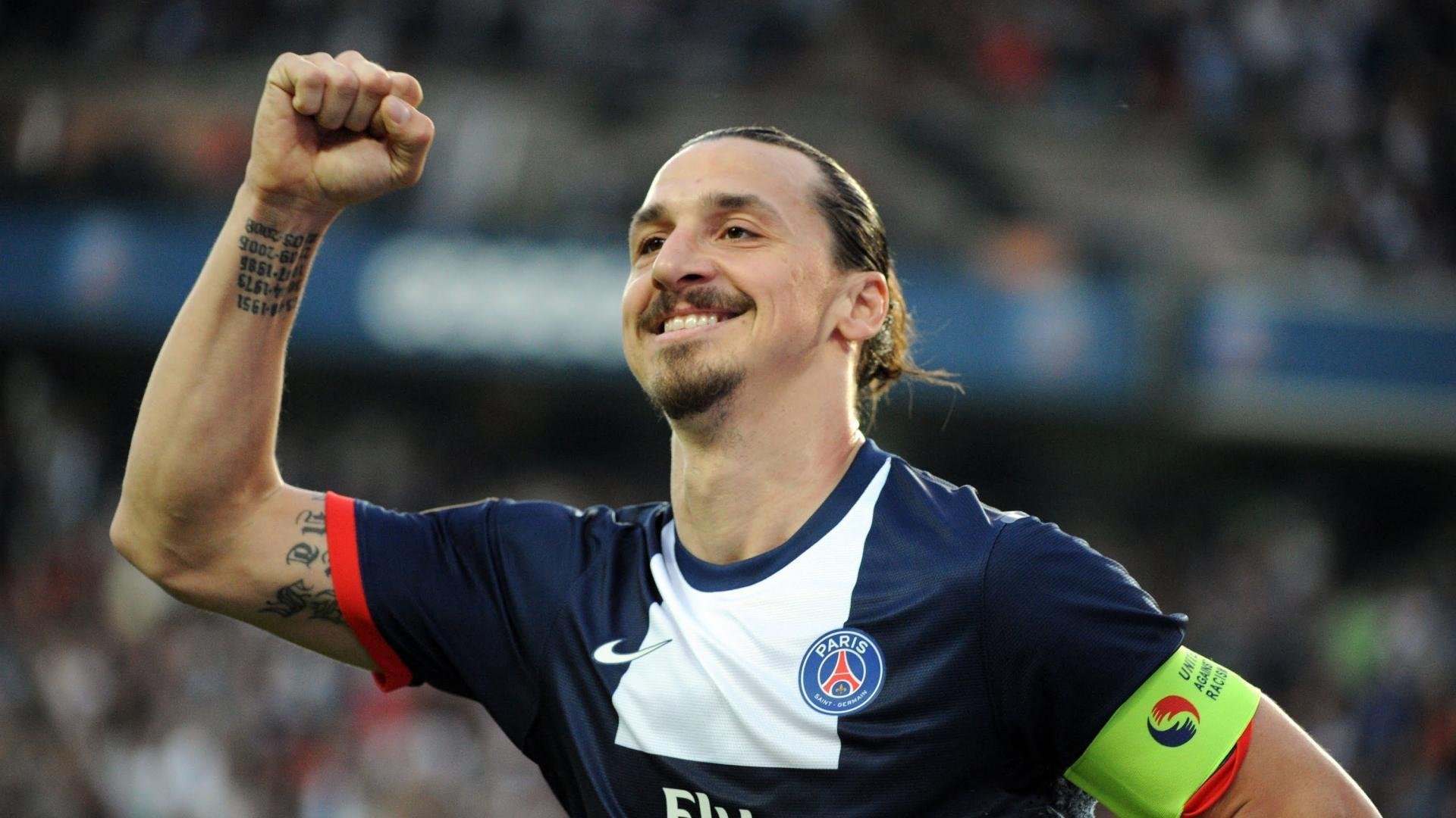 教练组明确战术重心强调转换节奏与边路冲击相结合的打法