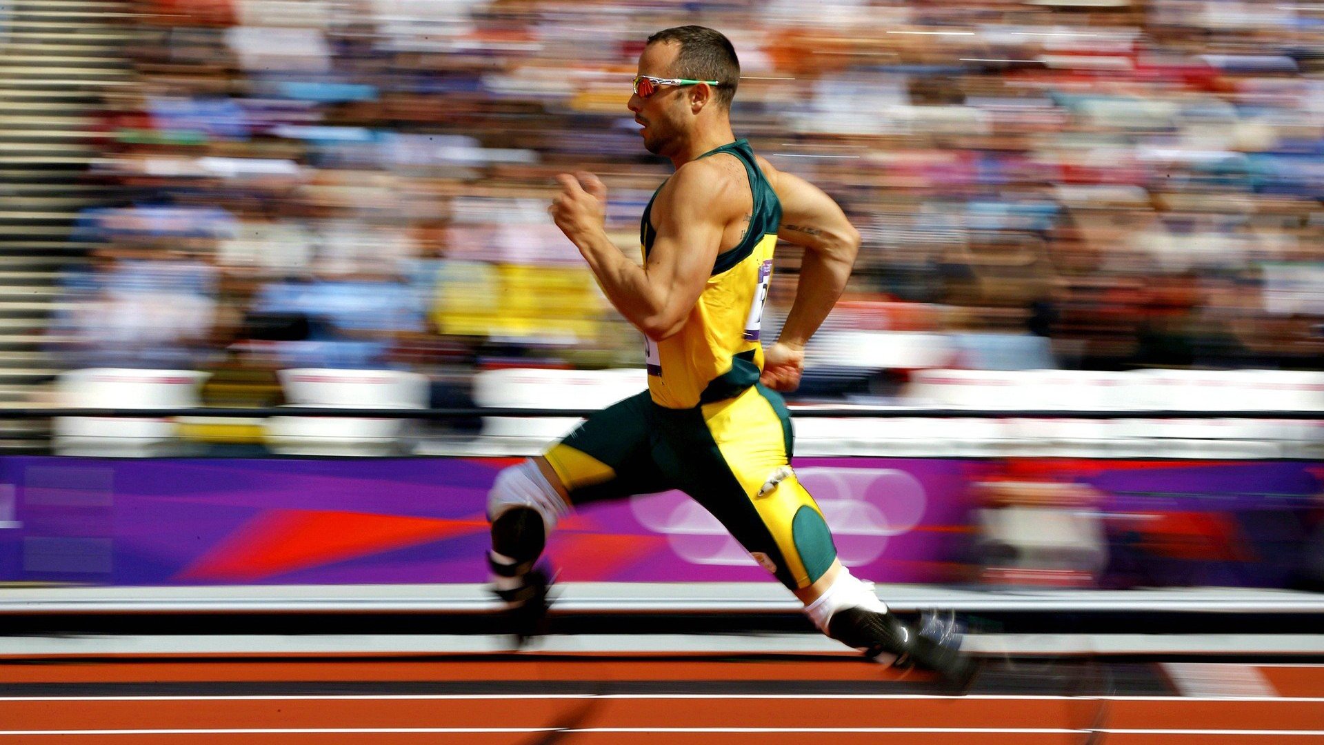 法兰克福保持边路活跃撕开防线空档，法兰克福视频